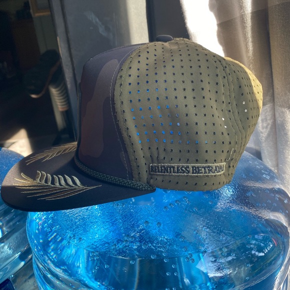 New hat - Picture 3 of 4